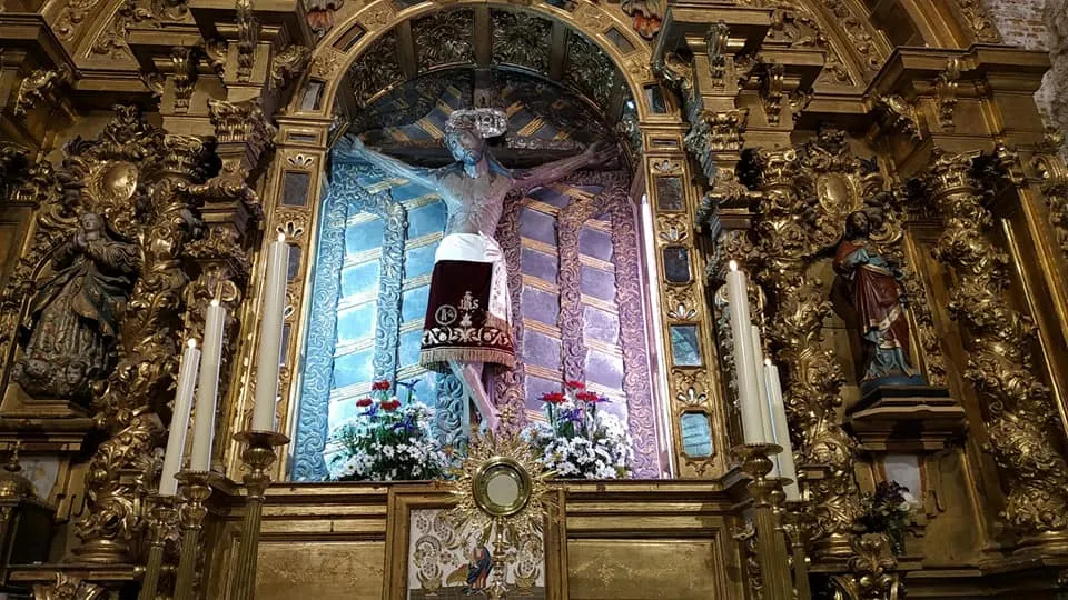 Los jóvenes, al Cristo de Morales