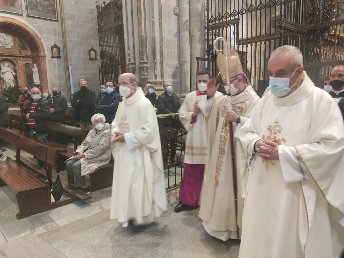 El obispo preside la celebración de la Navidad en la Catedral