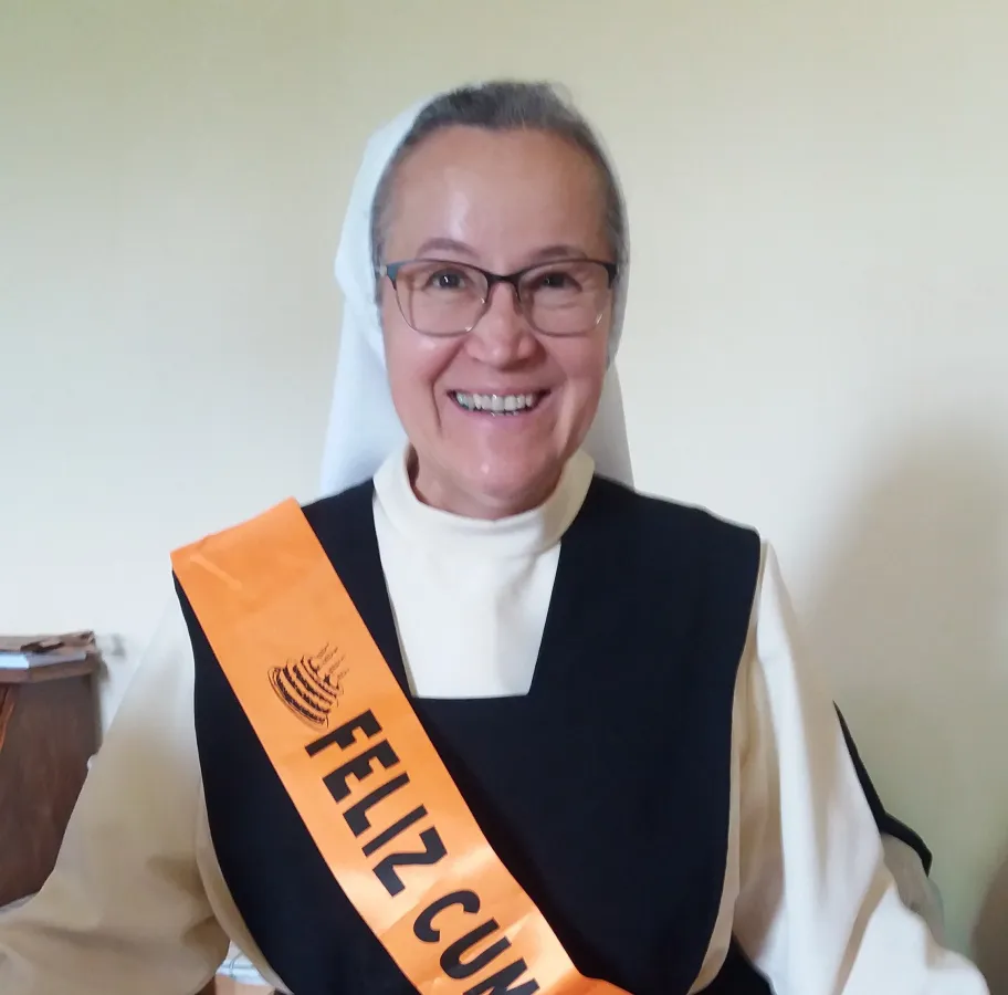 "La vida contemplativa ora por todos los que sufren y por los alejados", hermana Luz Stella