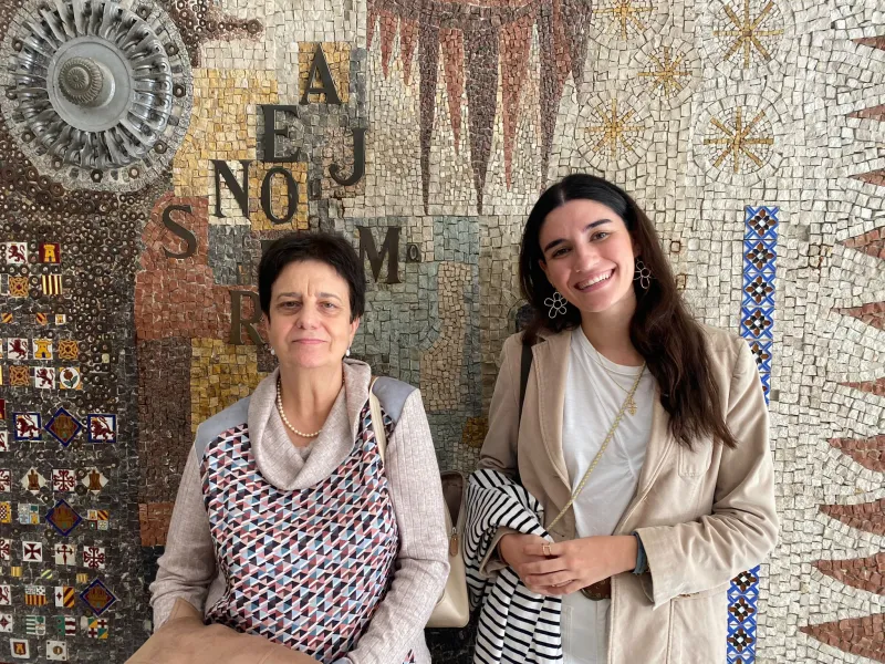 Elvira Olmos y Lara Ochos