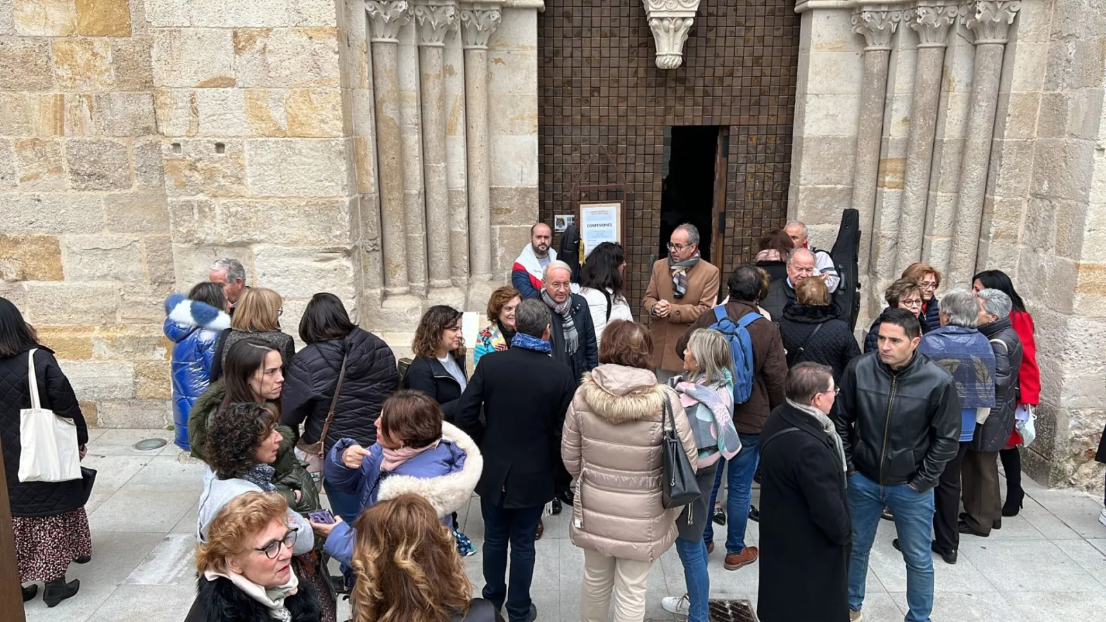 Profesores de religión de diferentes generaciones celebran un día de formación y convivencia