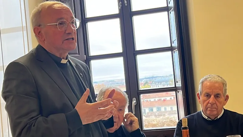 Profesores de religión de diferentes generaciones celebran un día de formación y convivencia