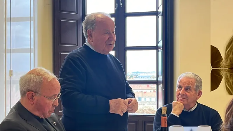 Profesores de religión de diferentes generaciones celebran un día de formación y convivencia