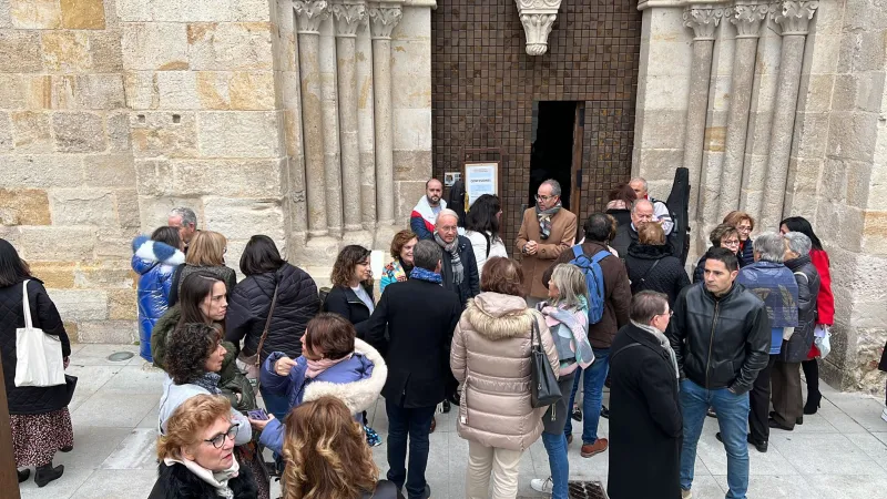 Profesores de religión de diferentes generaciones celebran un día de formación y convivencia