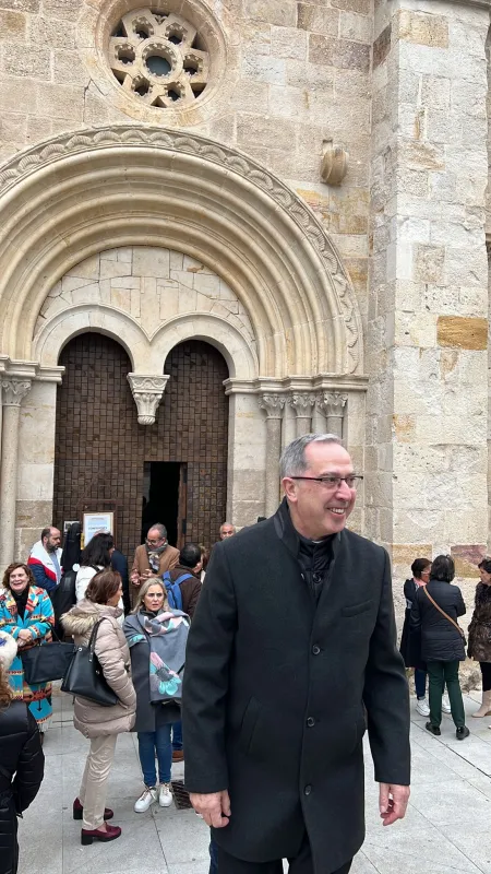 Profesores de religión de diferentes generaciones celebran un día de formación y convivencia