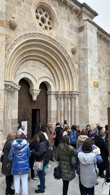 Profesores de religión de diferentes generaciones celebran un día de formación y convivencia