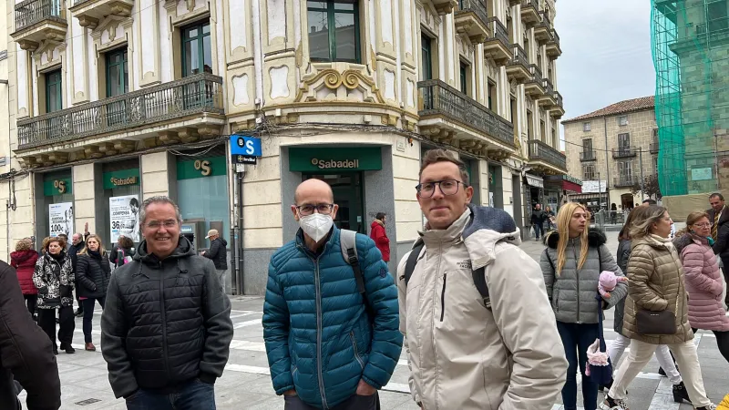 Profesores de religión de diferentes generaciones celebran un día de formación y convivencia
