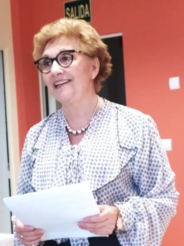 Profesores de religión de diferentes generaciones celebran un día de formación y convivencia
