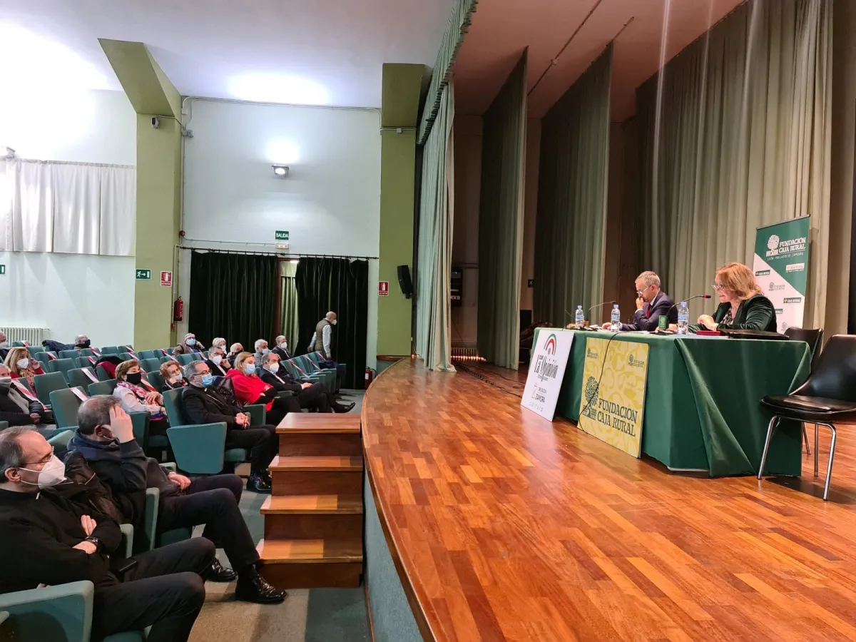 La economía en la Iglesia, una casa de cristal
