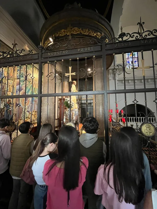 Una treintena de zamoranos en la Fiesta de la Resurrección