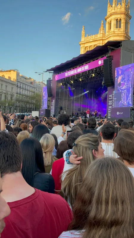 Una treintena de zamoranos en la Fiesta de la Resurrección