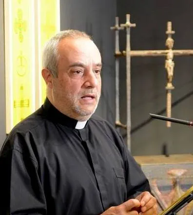 Rivera inicia el ciclo de conferencias de la catedral hablando sobre los retablos pictóricos