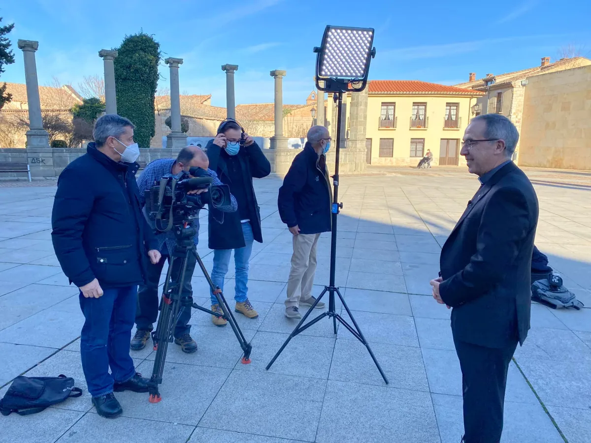 TVE-2  RETRANSMITE LA MISA DEL DOMINGO DESDE LA CATEDRAL
