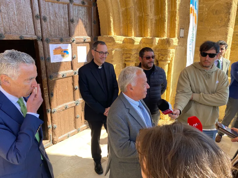 La torre de la iglesia de Castroverde recupera su esplendor