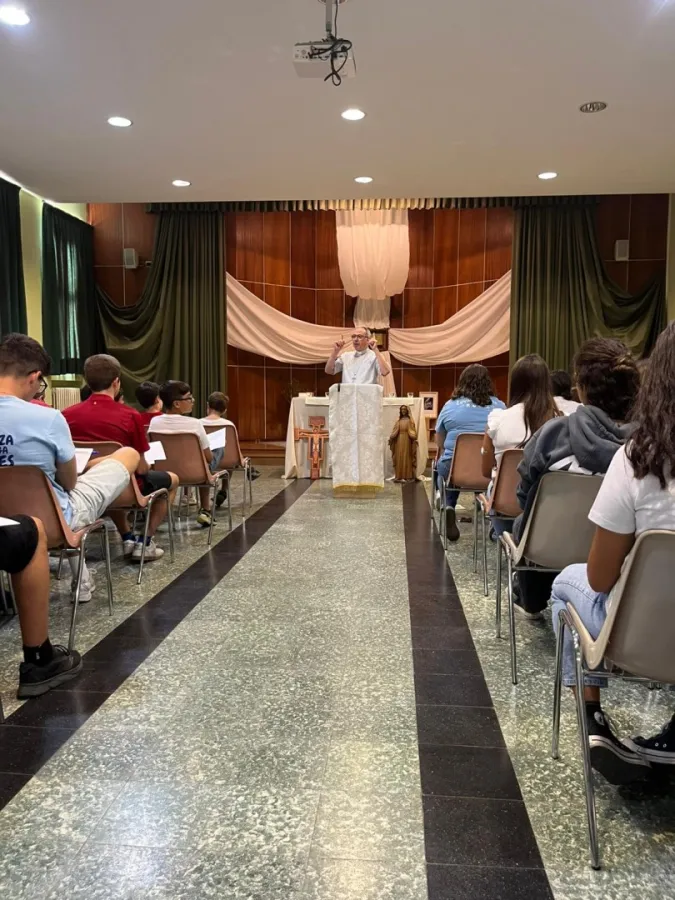 El campamento TABOR reúne a medio centenar de adolescentes en Dueñas
