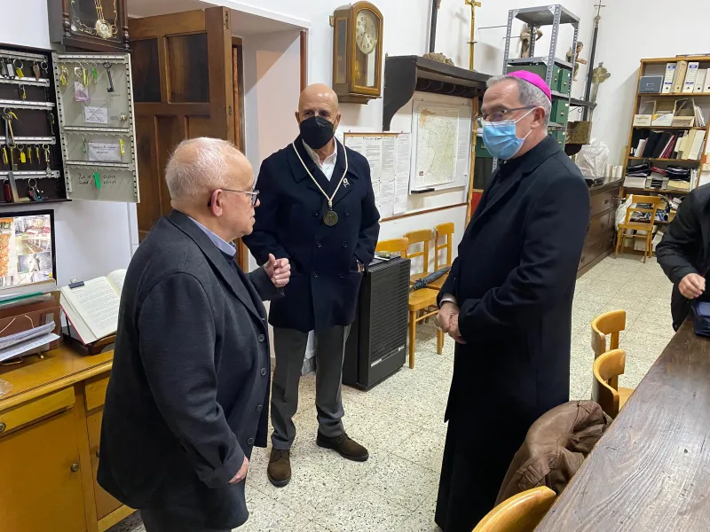 El obispo preside el primer día del triduo del Cristo de la Salud en Benavente