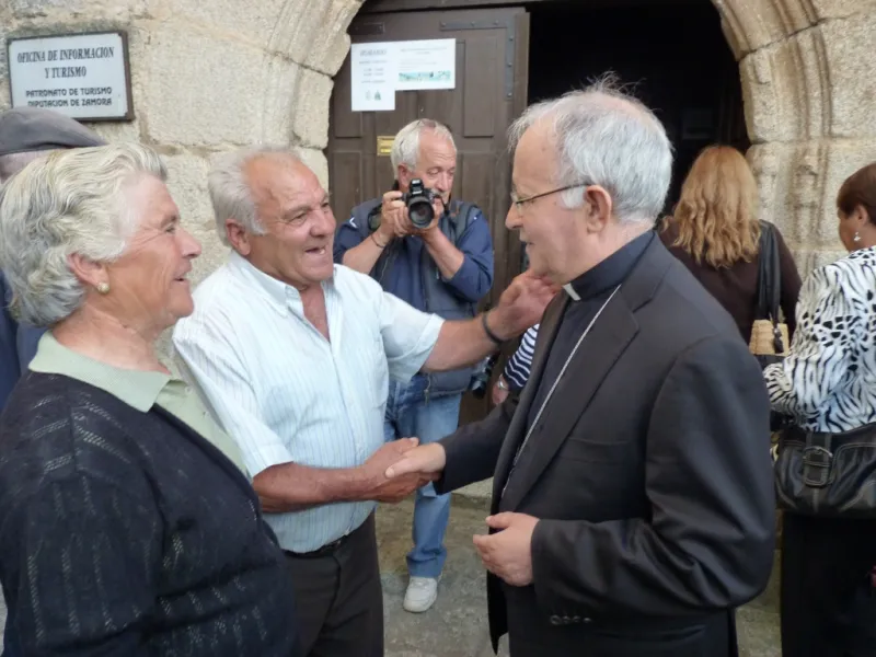Visita pastoral a Aliste-Alba