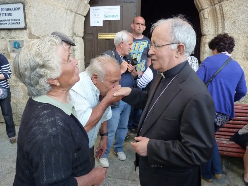 Visita pastoral a Aliste-Alba