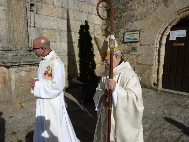 Visita pastoral a Aliste-Alba