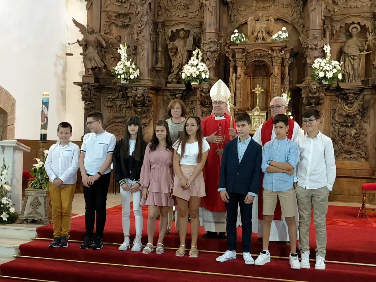 El obispo celebra en San Cristóbal de Entreviñas la solemnidad de Pentecostés