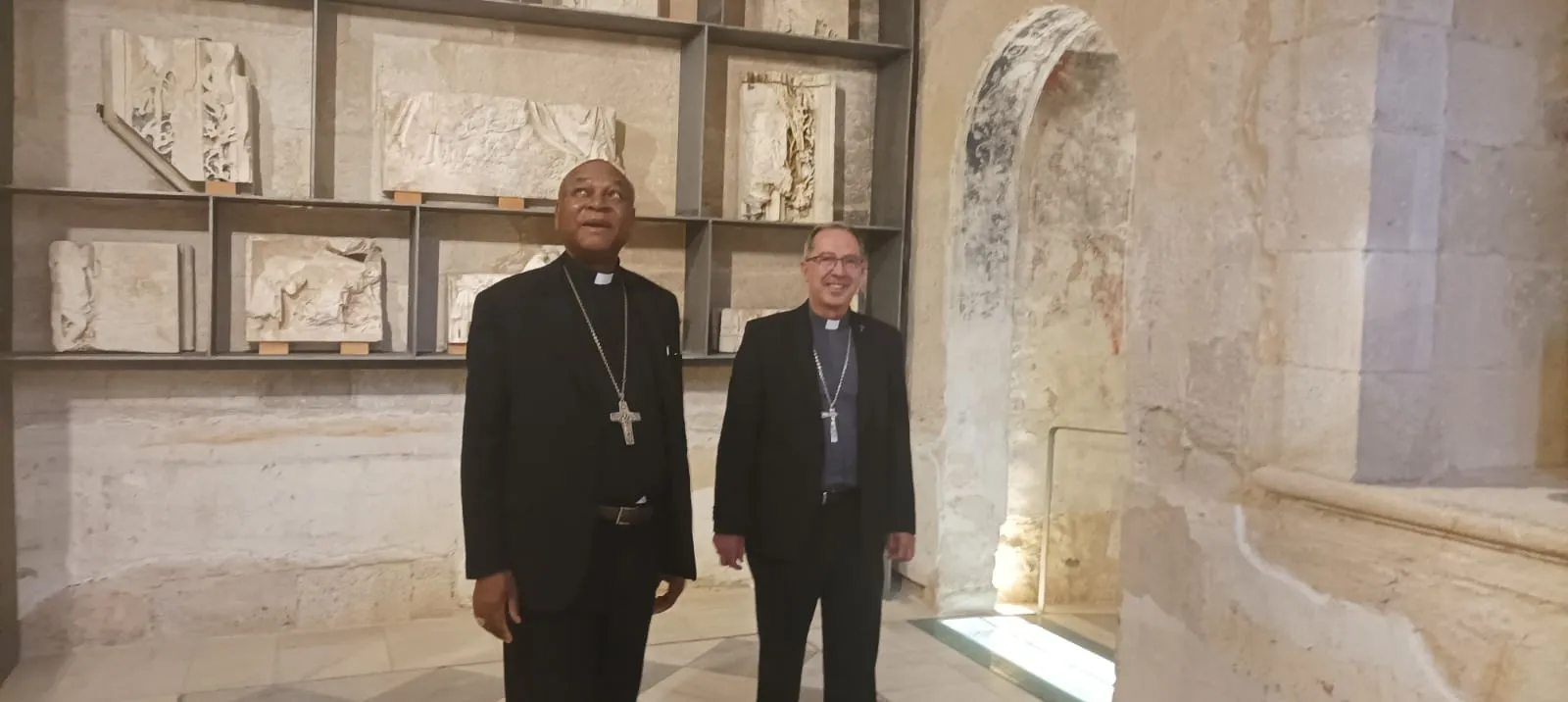 Mons.Onaiyekan, candidato al Nobel de la Paz, visita la Diócesis