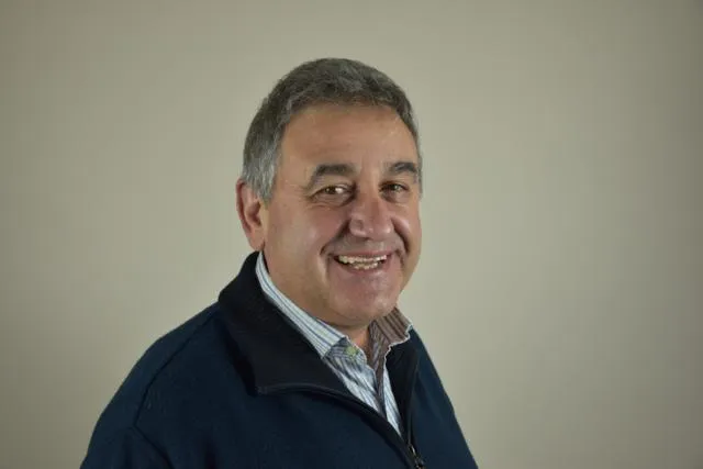 César Salvador