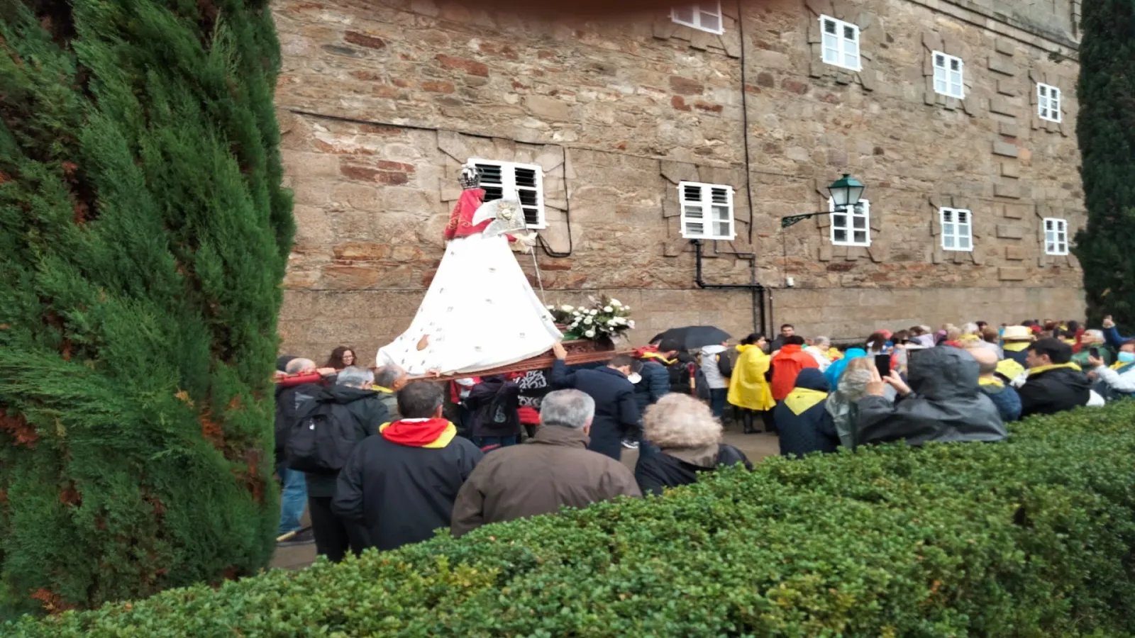Medio millar de zamoranos en Santiago de Compostela con la Virgen de la Concha
